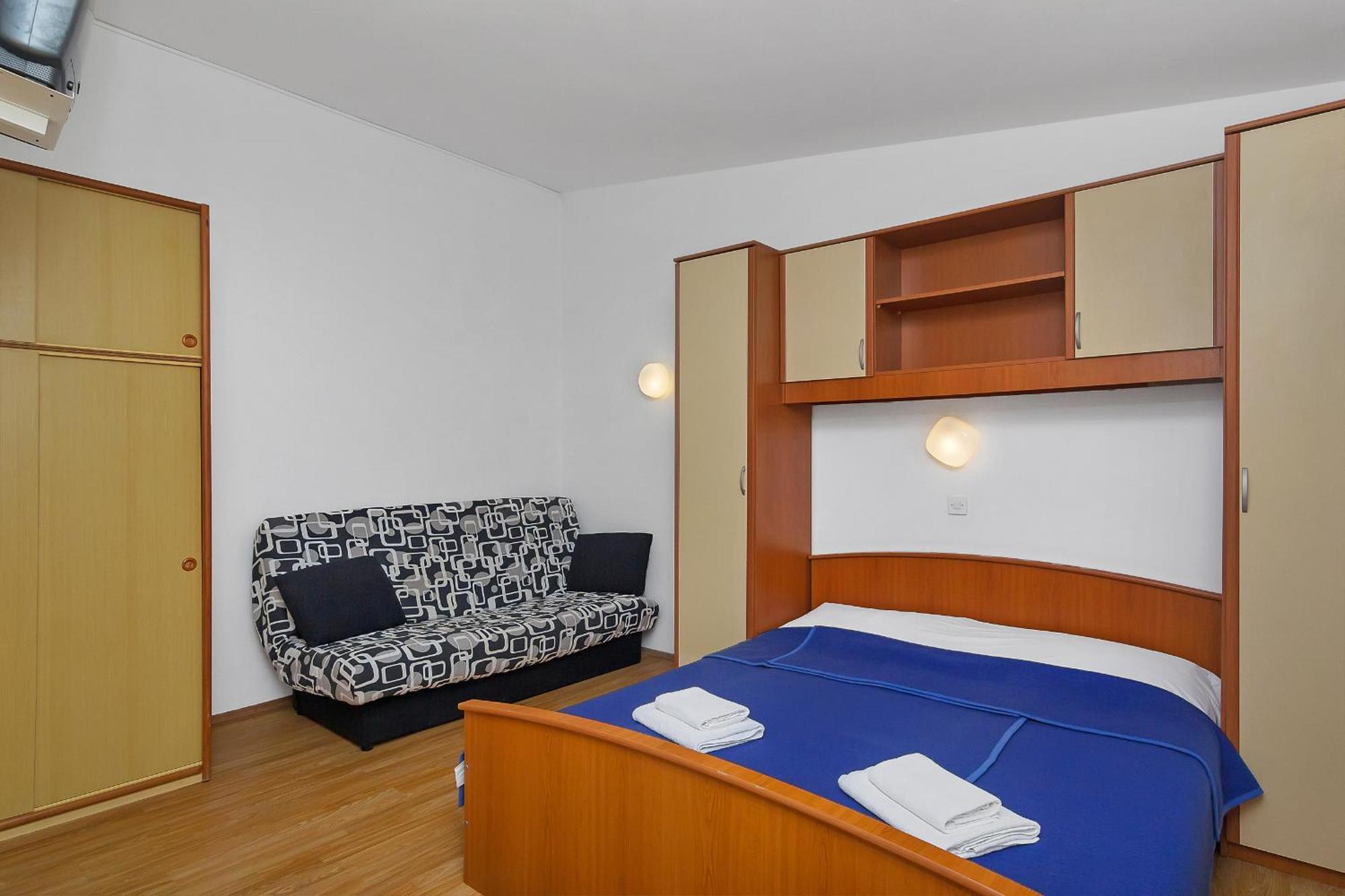 Apartmani Cico Gdinj Exteriör bild
