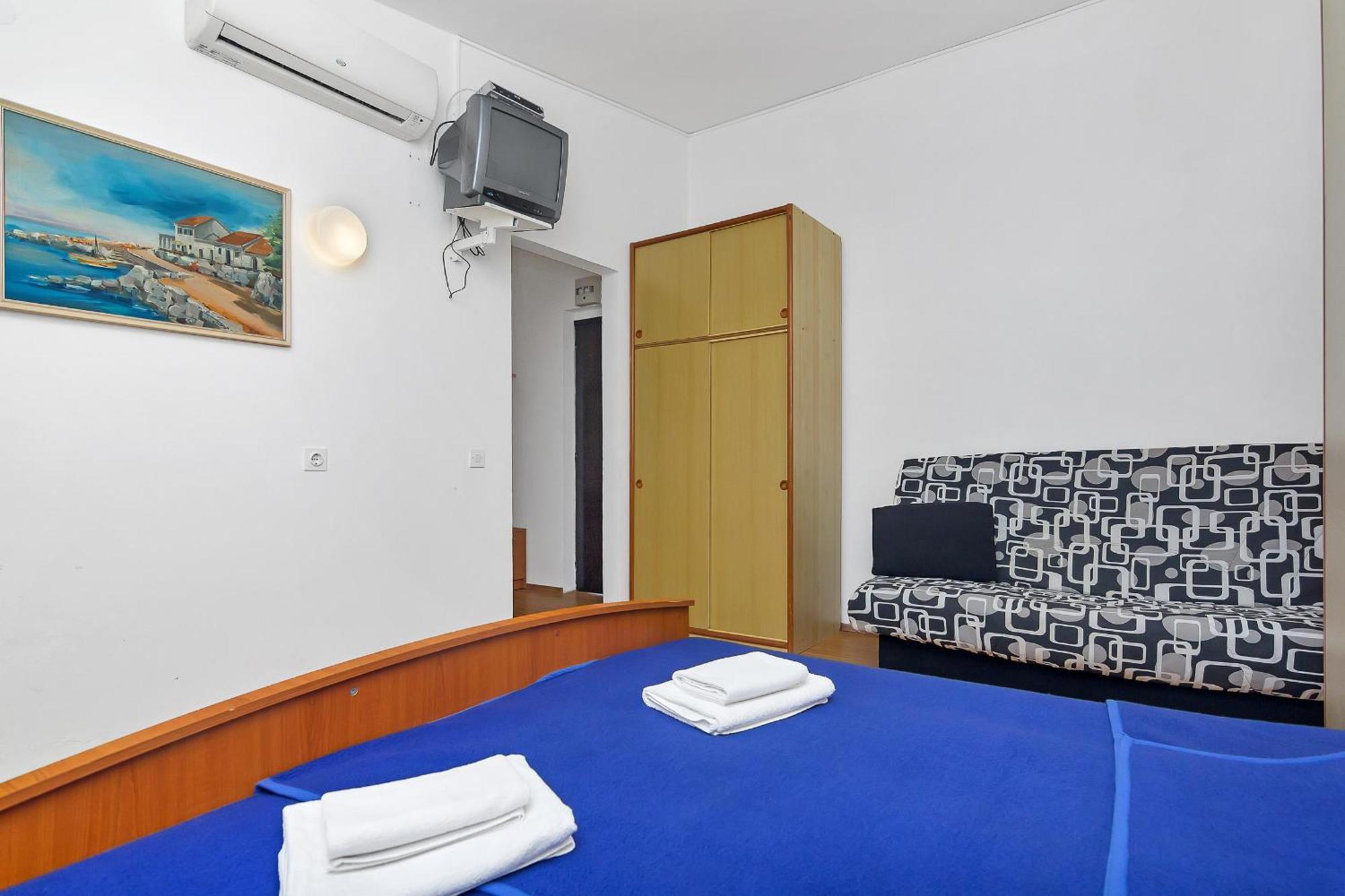 Apartmani Cico Gdinj Exteriör bild