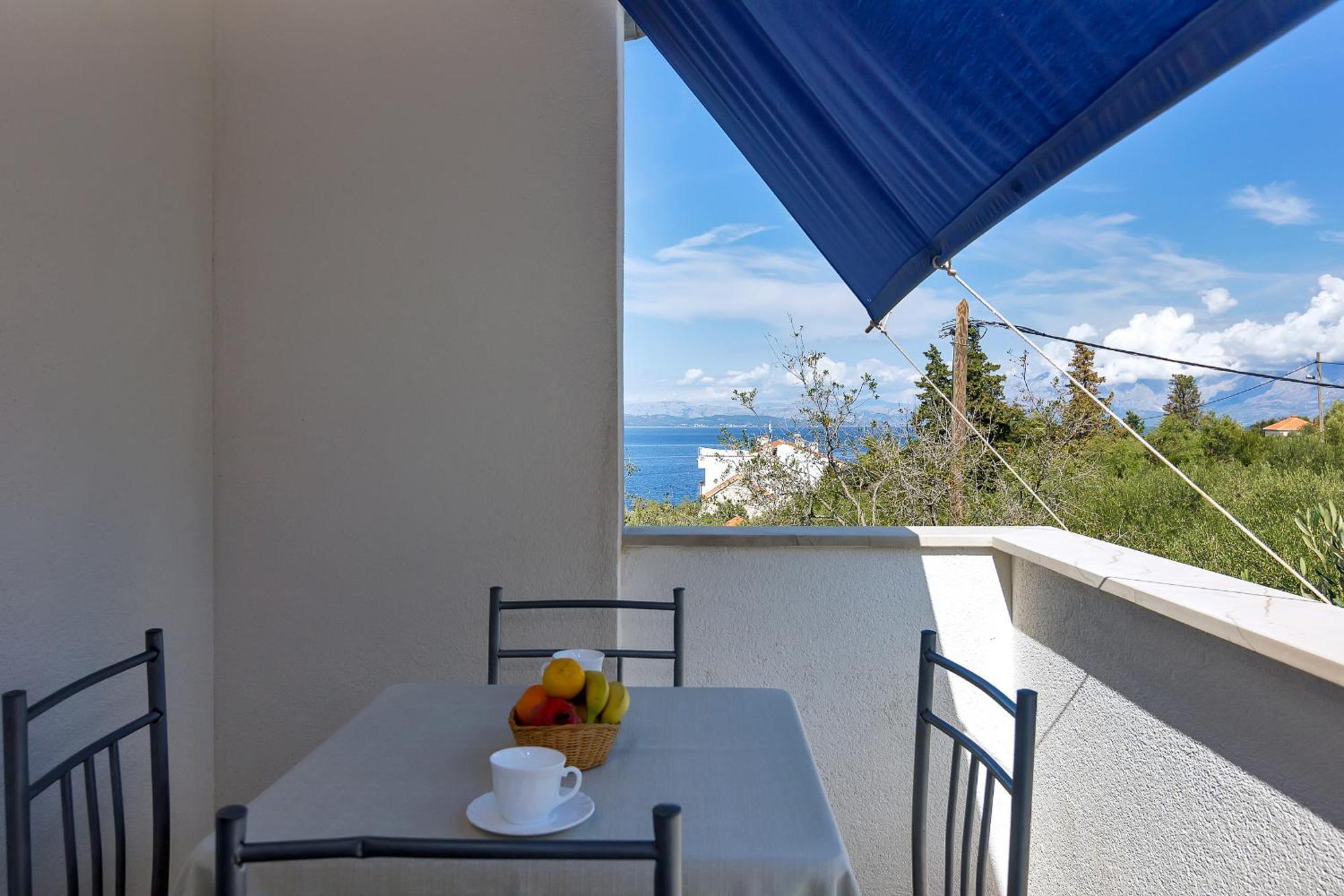 Apartmani Cico Gdinj Exteriör bild
