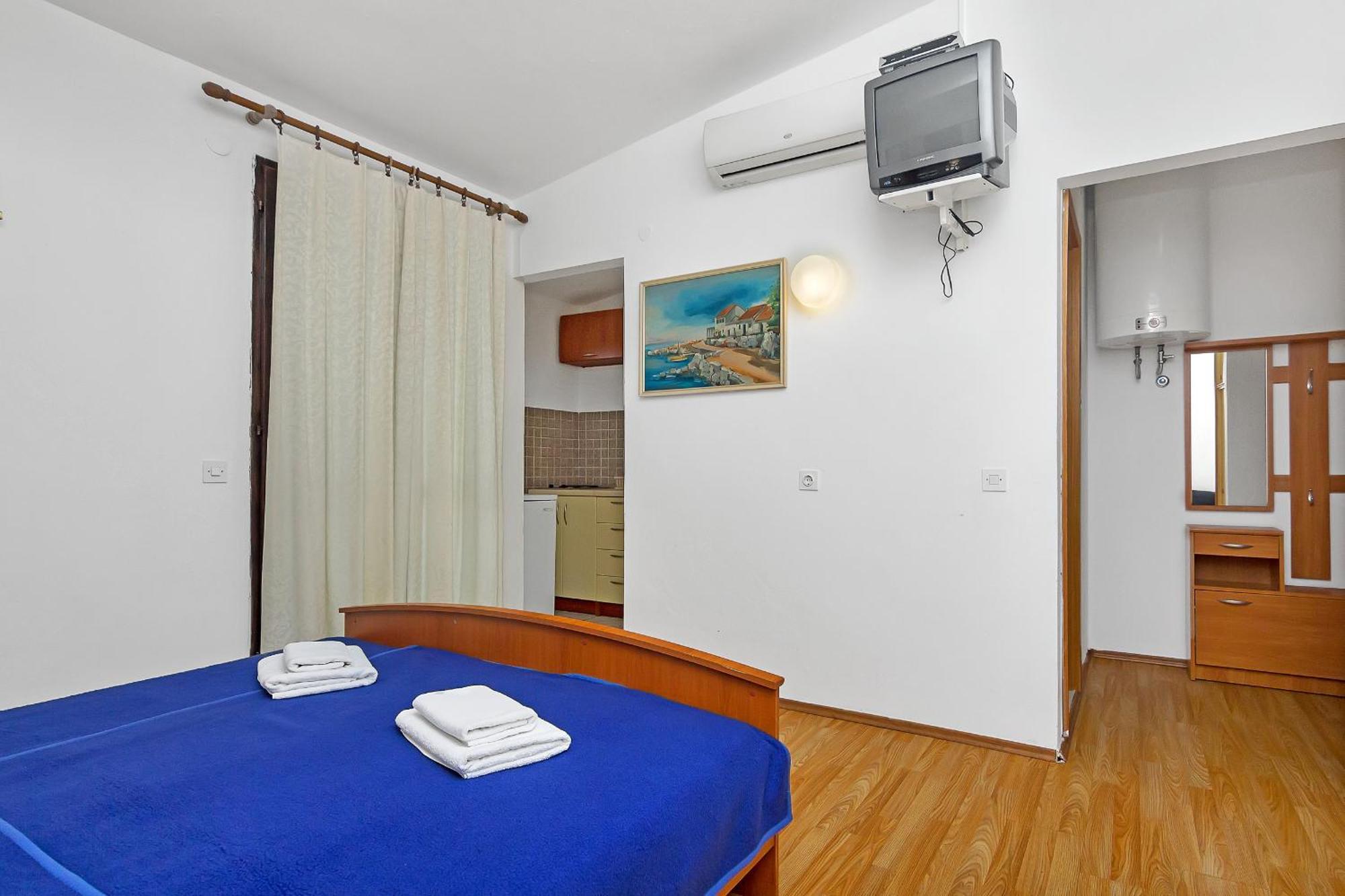 Apartmani Cico Gdinj Exteriör bild