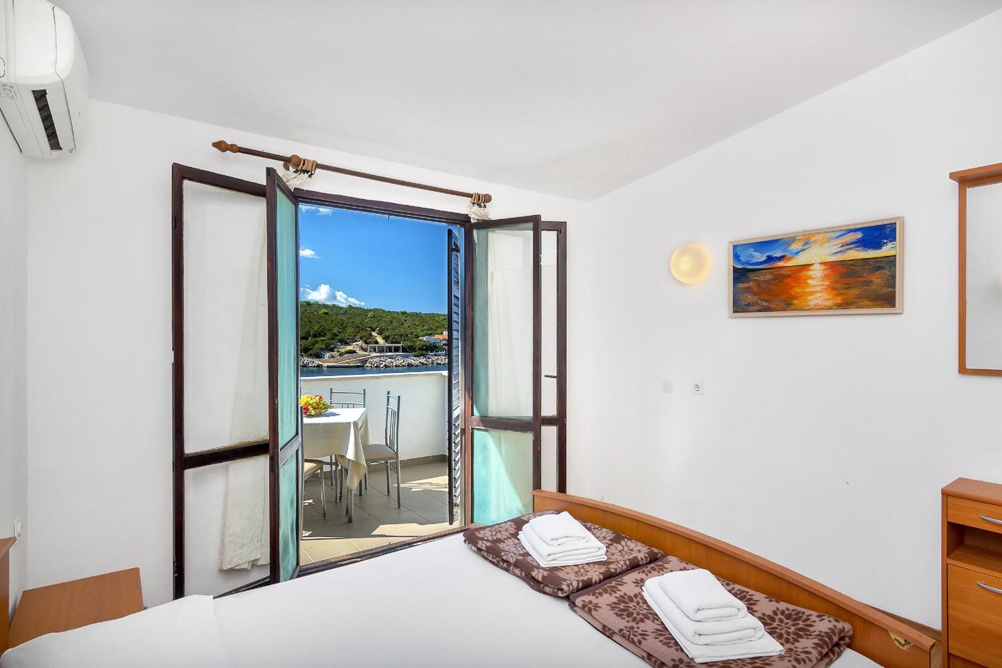 Apartmani Cico Gdinj Exteriör bild