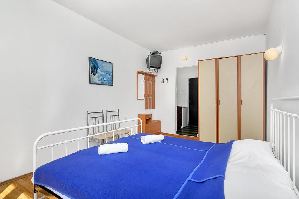 Apartmani Cico Gdinj Exteriör bild